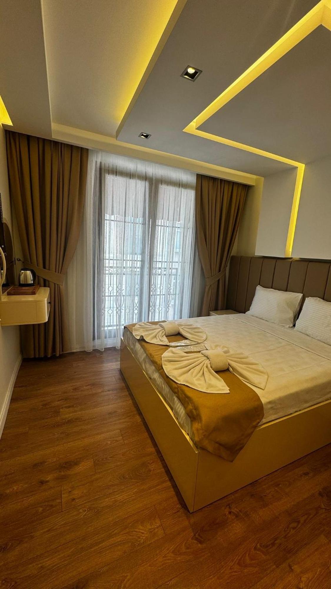 Garden Elisa Hotel Istanbul Bagian luar foto